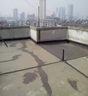 上犹漏水维修 楼顶漏水是什么原因，楼顶漏水维修方法是什么?