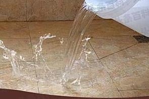 上犹漏水维修 免砸砖防水材料该如何施工
